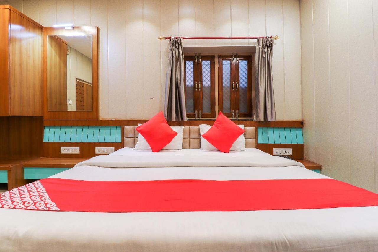 Oyo 26781 Hotel Raghupati Ayodhya Exteriér fotografie